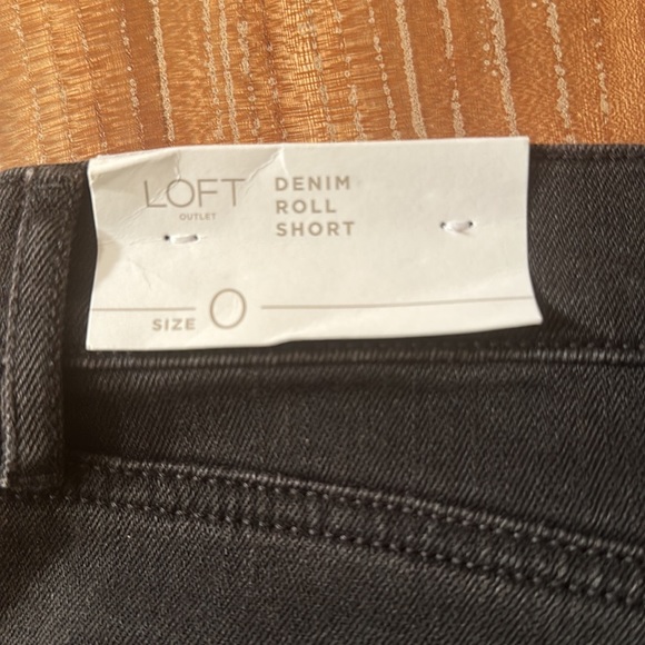 Loft black stretchy rolled denim shorts with buttons - Picture 3 of 6